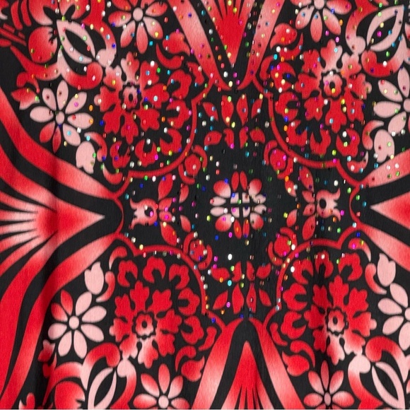 Amazon XL Shirt‎ Top Black Red Paisley Short Sleeve Scoop Neck Silk Embellished - Picture 3 of 7